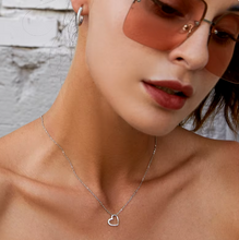 Charger l&#39;image dans la galerie, Collier NUYA en argent
