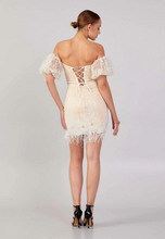 Charger l'image dans la galerie, Robe de Cocktail - Hors de l'épaule, Mini, Tulle, Colonne, Réguliers, couleur Champagne
