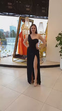 Charger et lire la vidéo dans la visionneuse de la Galerie, Robe de Mariage - Une Epaule Maxi Lycra Colonne Réguliers Noire
