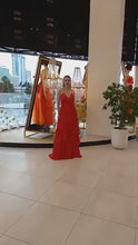 Charger et lire la vidéo dans la visionneuse de la Galerie, Robe de Mariage - Sans manches Maxi Chiffon Colonne Réguliers Orange
